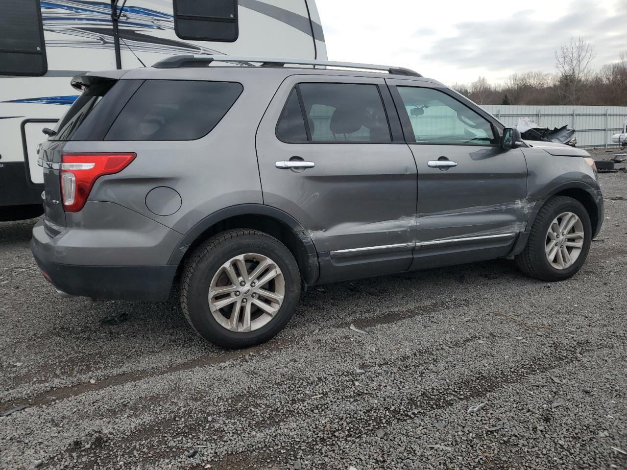 VIN 1FM5K8D84EGB87610 2014 FORD EXPLORER no.3