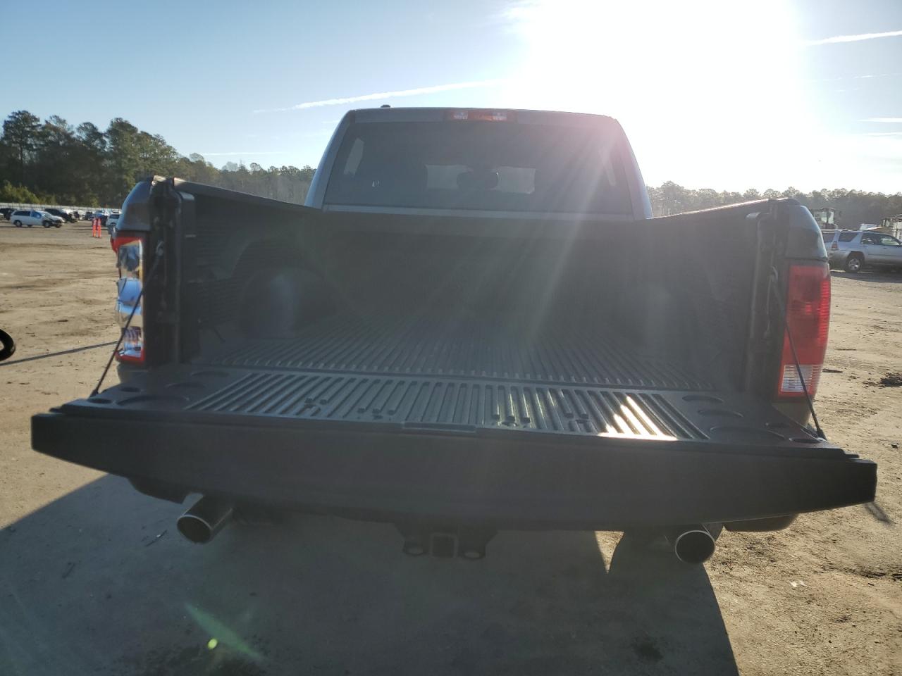 2015 RAM 1500 - Image 6