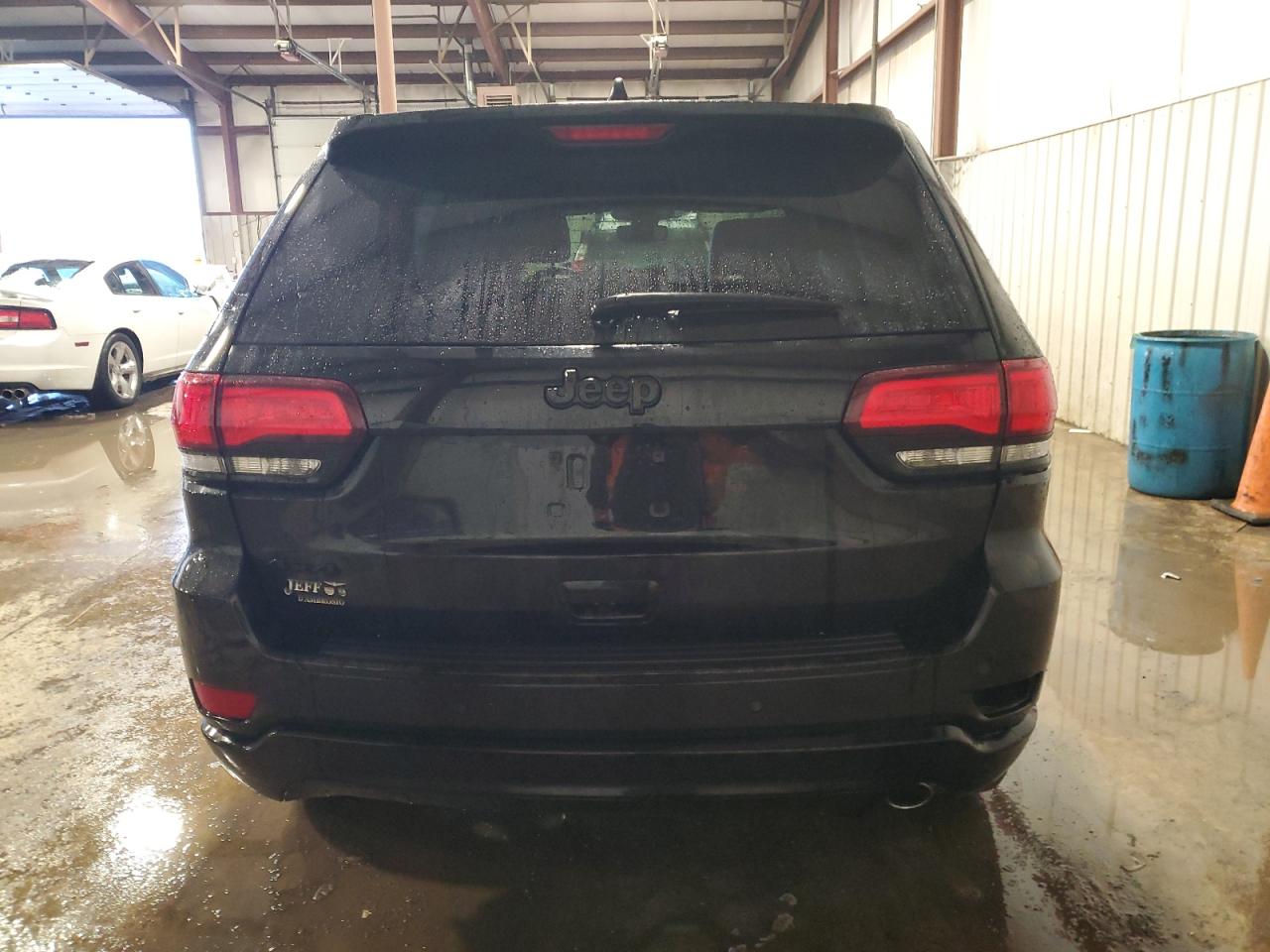 2017 Jeep Grand Cherokee - Image 6