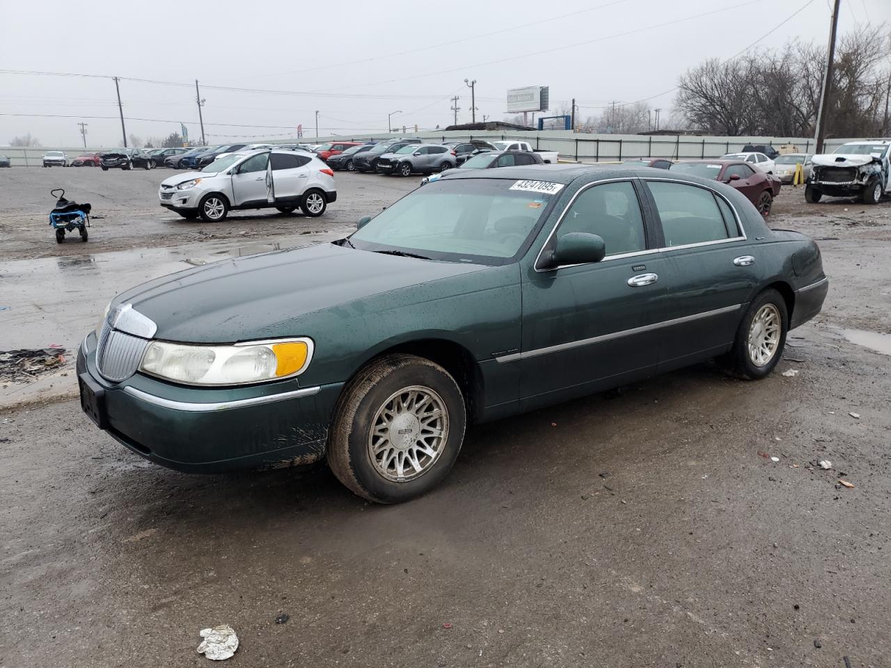 1999 Lincoln Town Car - Image 1