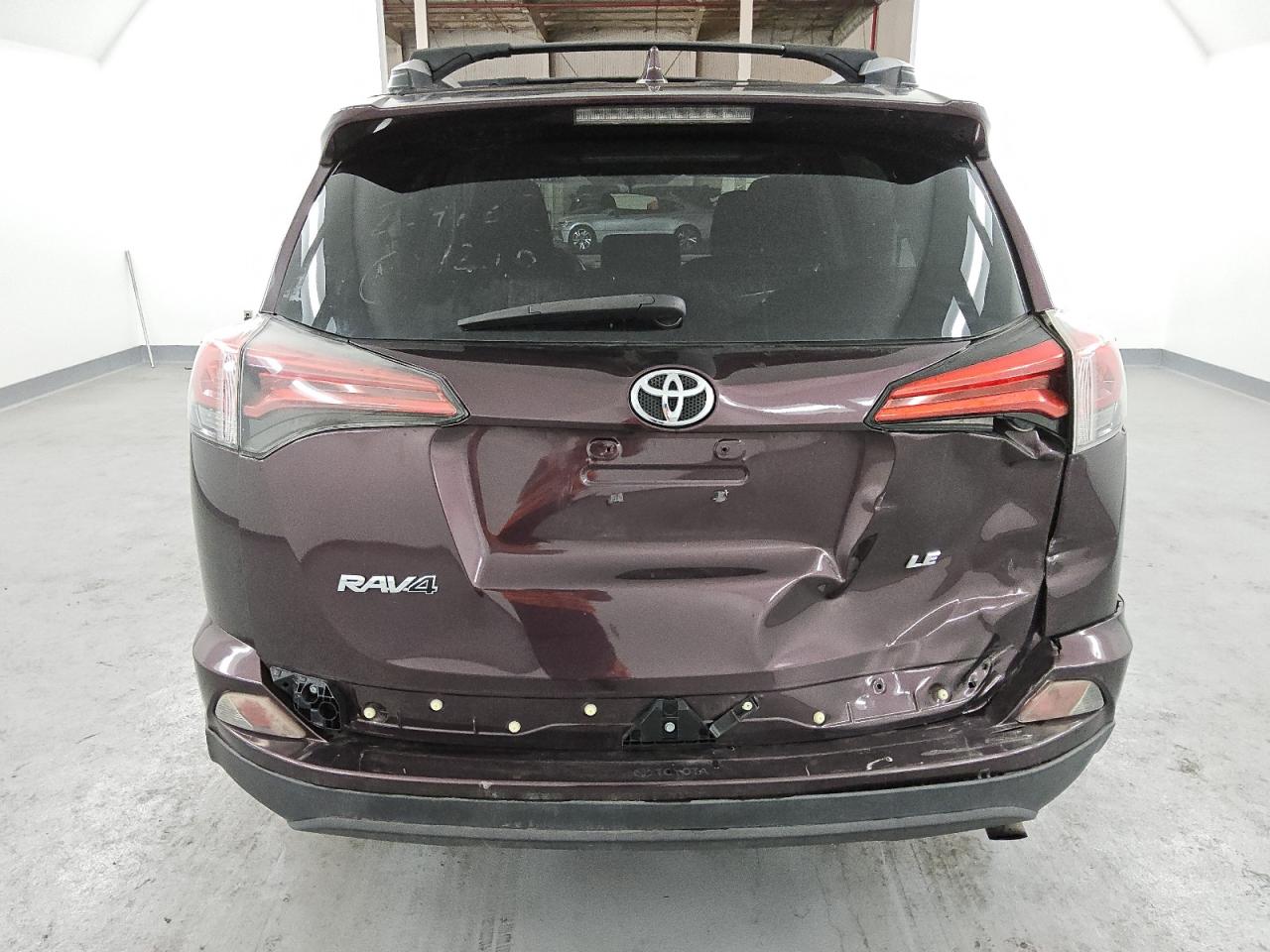 2016 Toyota RAV 4 - Image 6