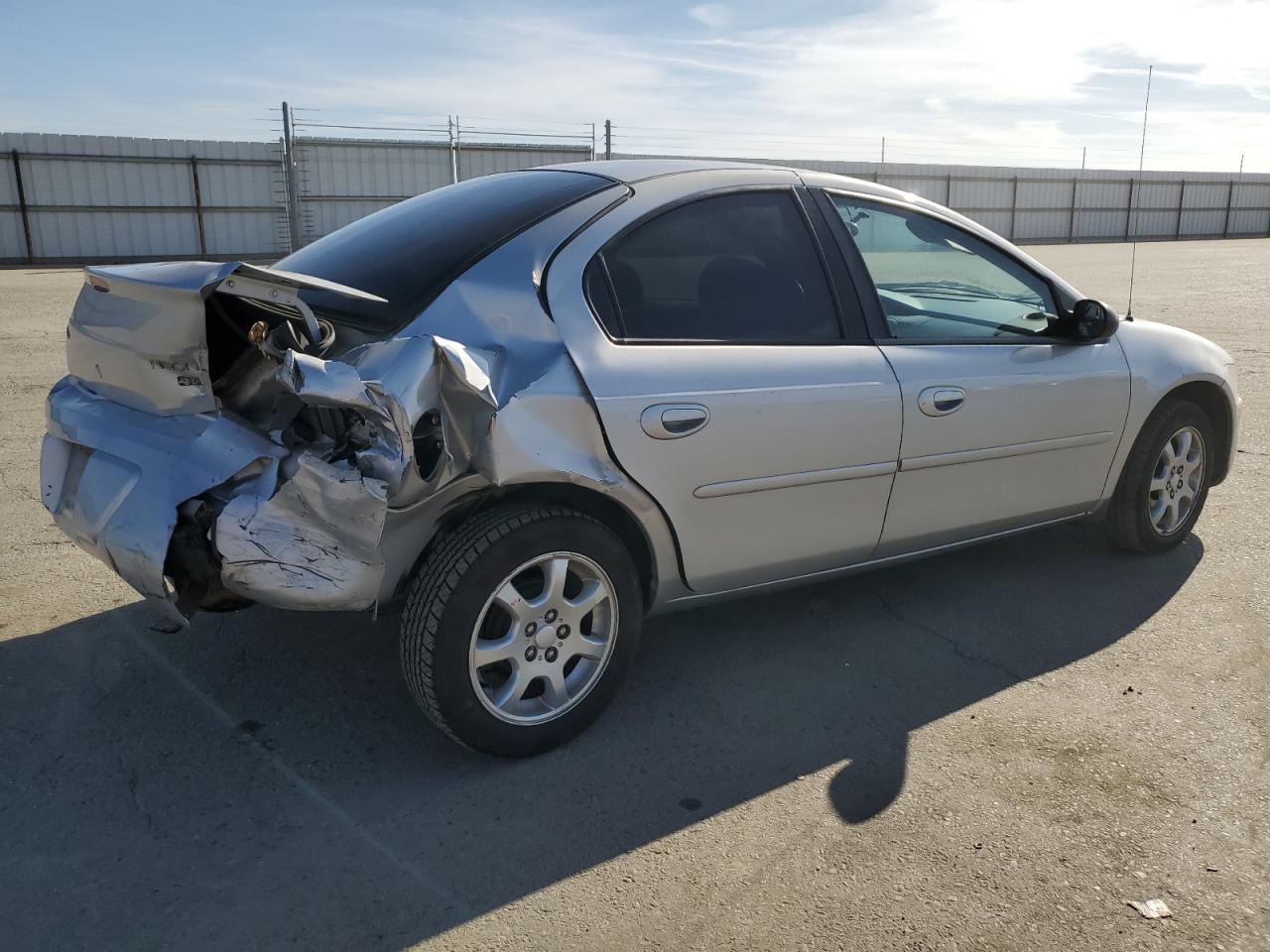 2005 Dodge Neon - Image 3