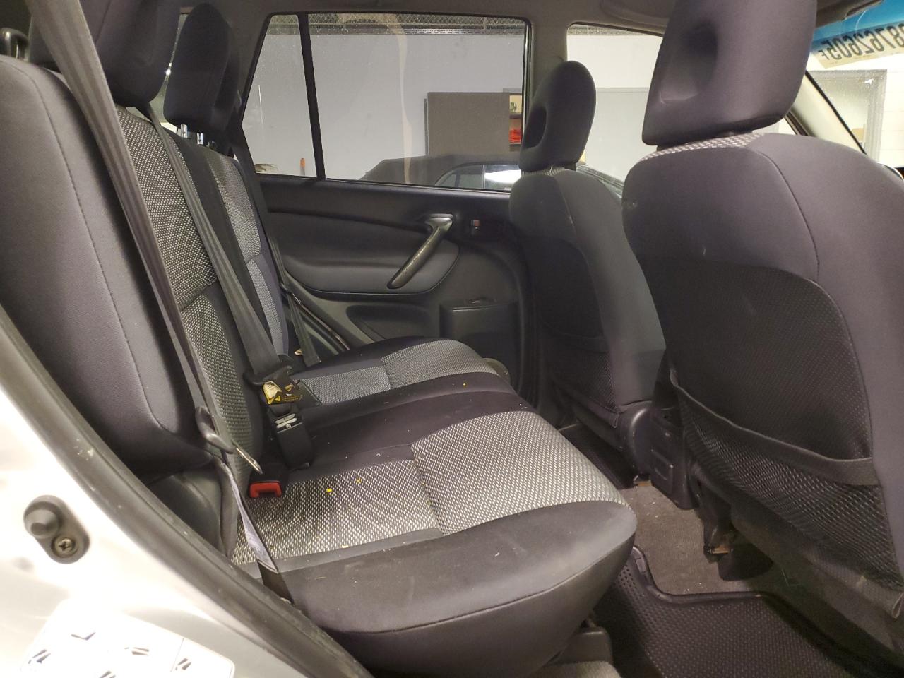 2005 Toyota RAV 4 - Image 10
