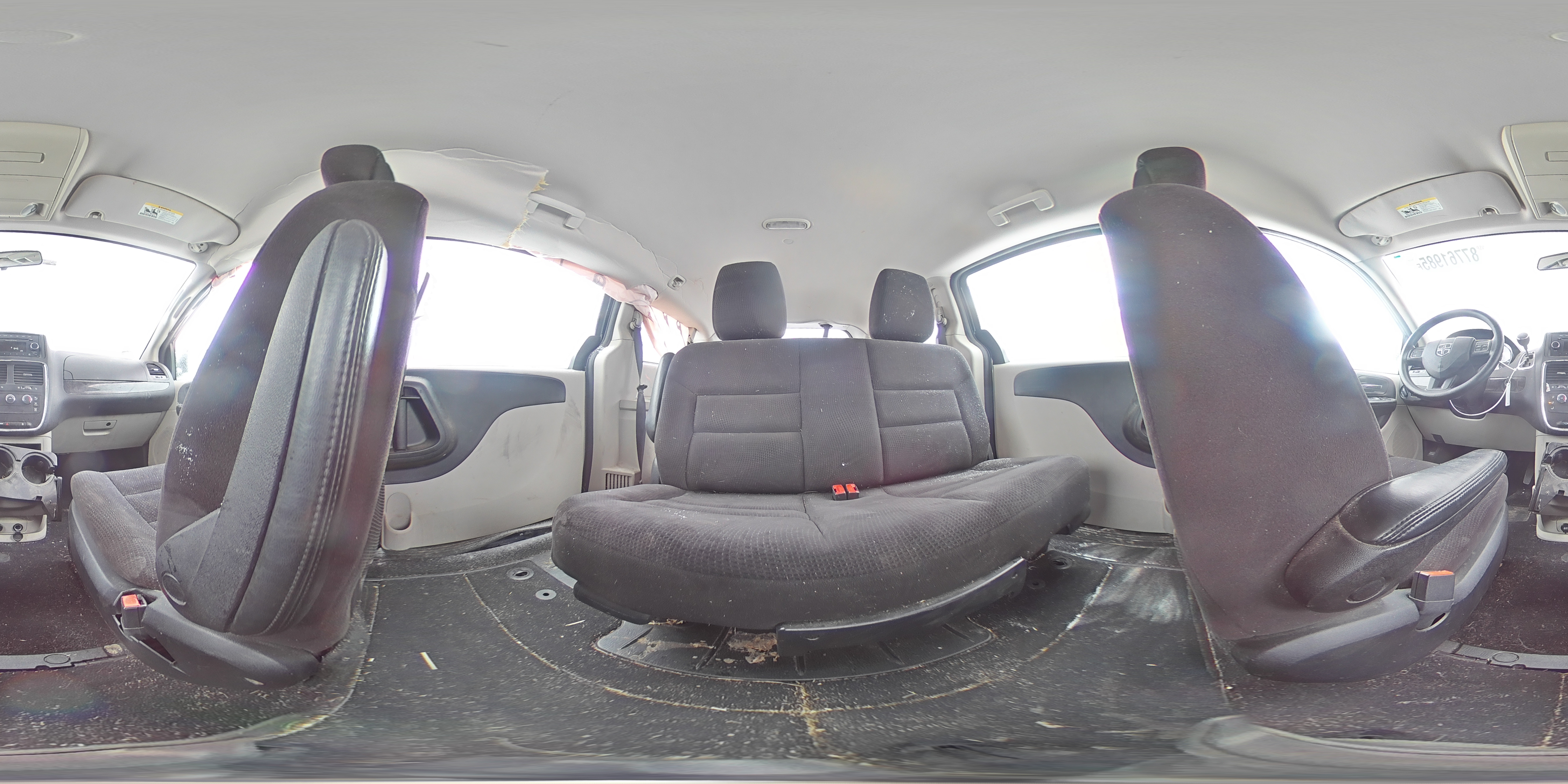 2014 Dodge Caravan - Image 15