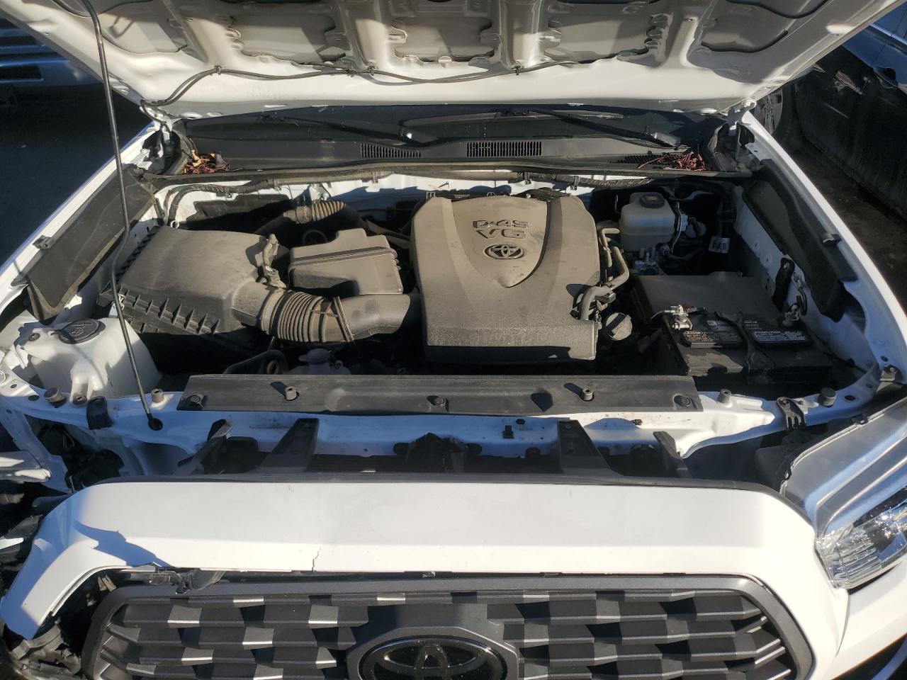 2020 Toyota Tacoma - Image 12