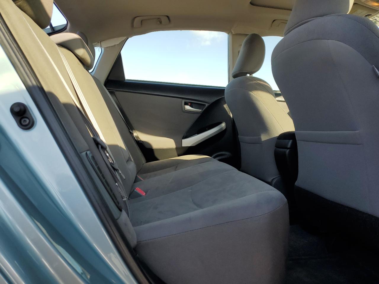 2015 Toyota Prius - Image 10