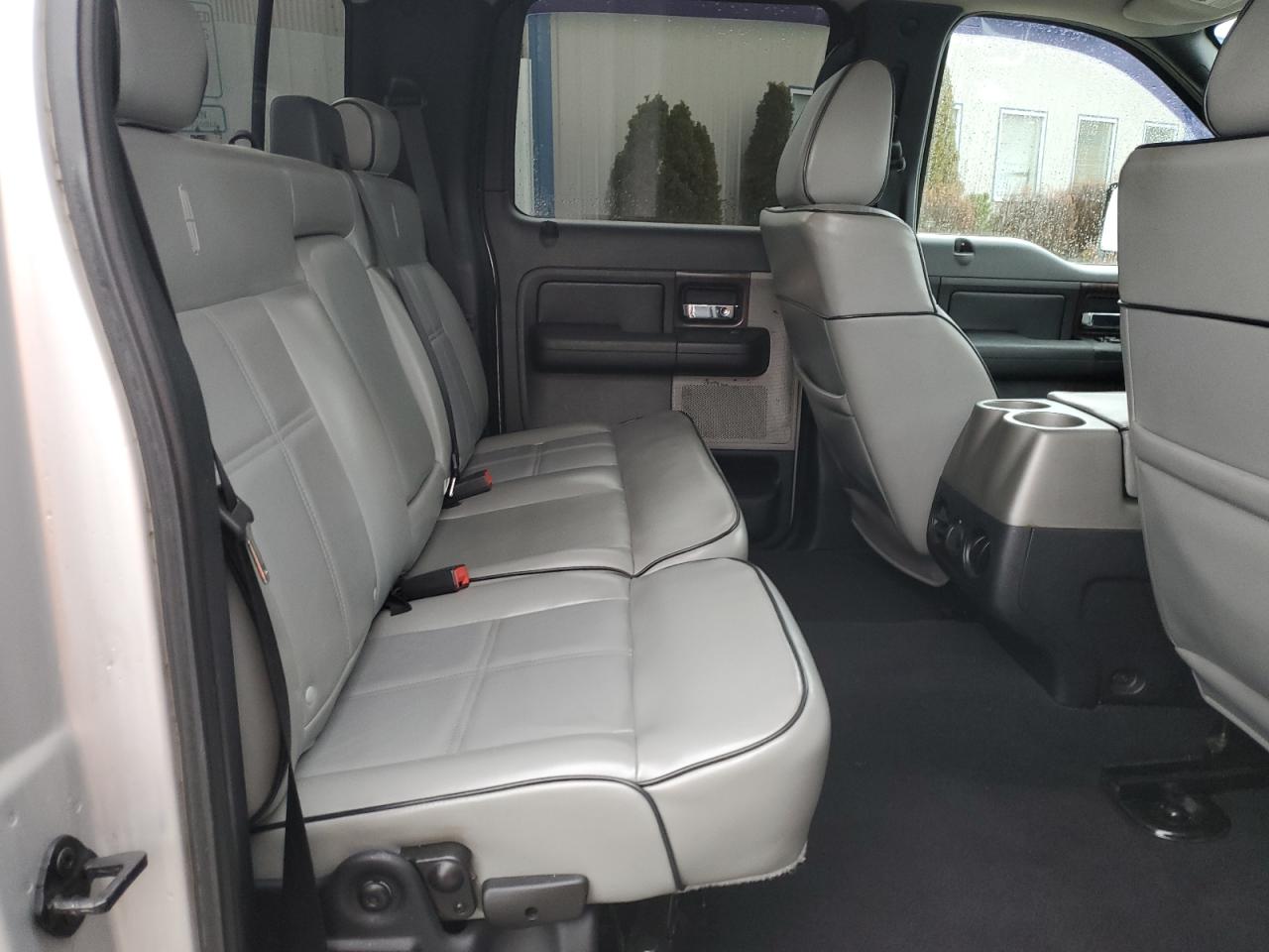 2006 Lincoln Mark LT - Image 10