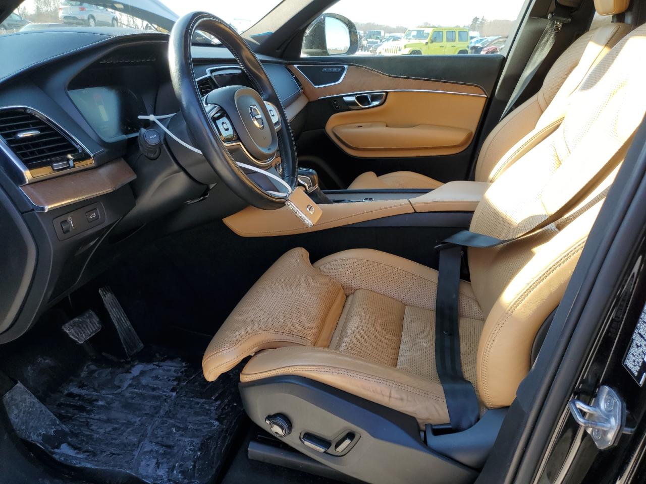 2017 Volvo XC90 - Image 7