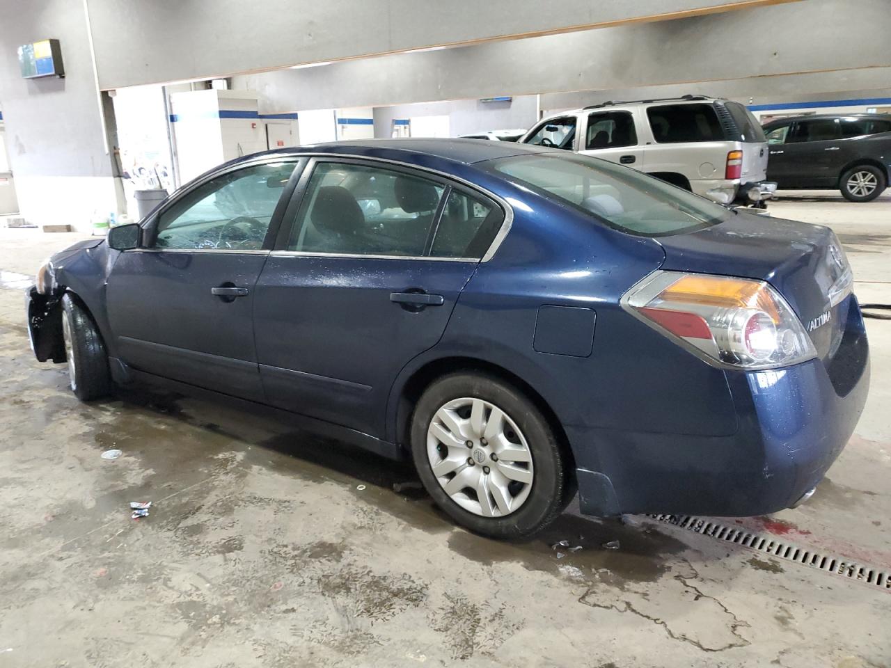 2010 Nissan Altima - Image 2