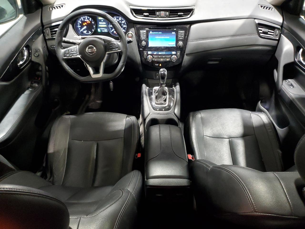 2017 Nissan Rogue - Image 8