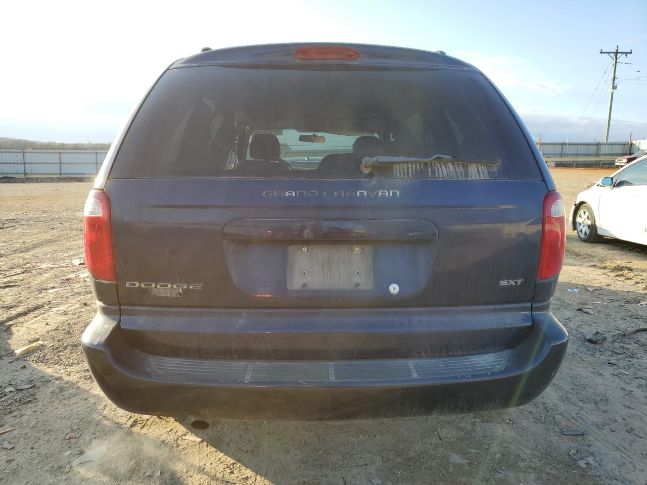 2005 Dodge Caravan - Image 6