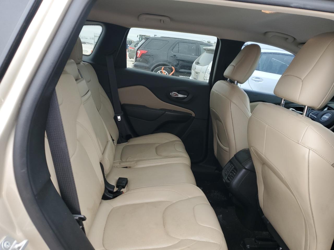 2015 Jeep Grand Cherokee - Image 11