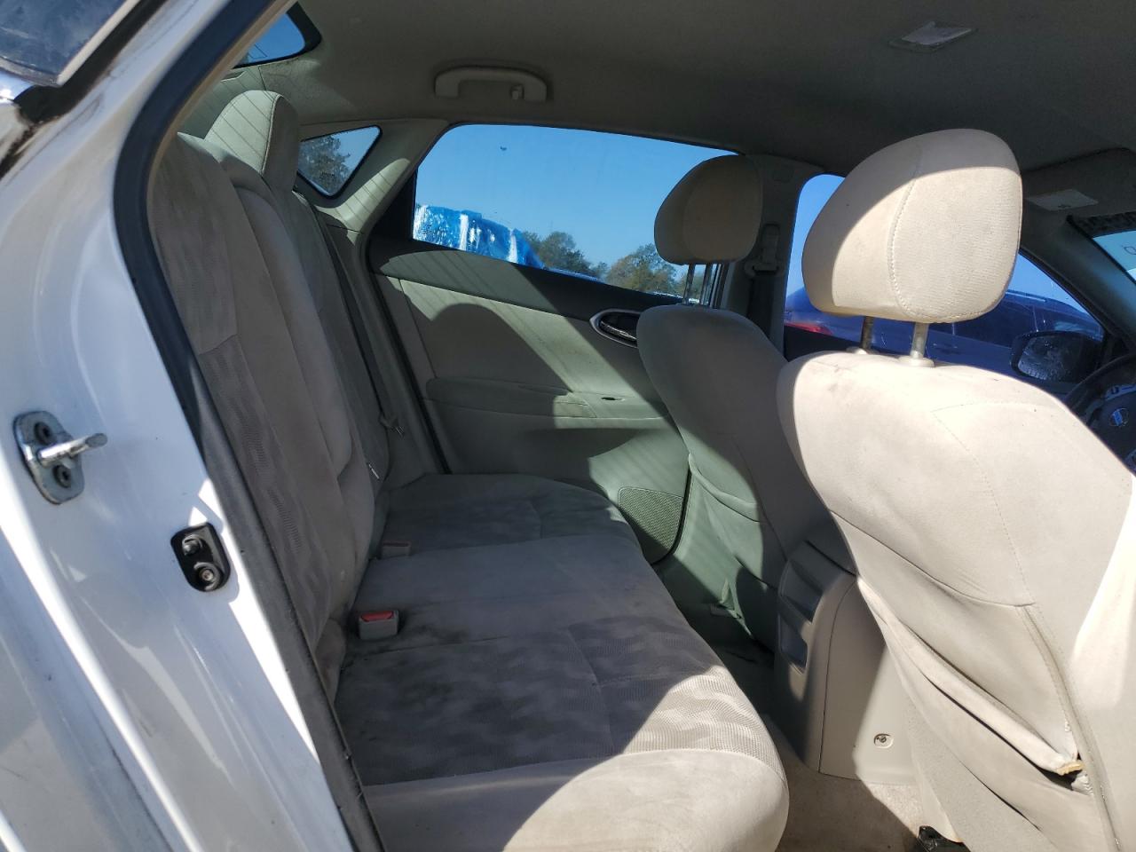 2013 Nissan Sentra - Image 10