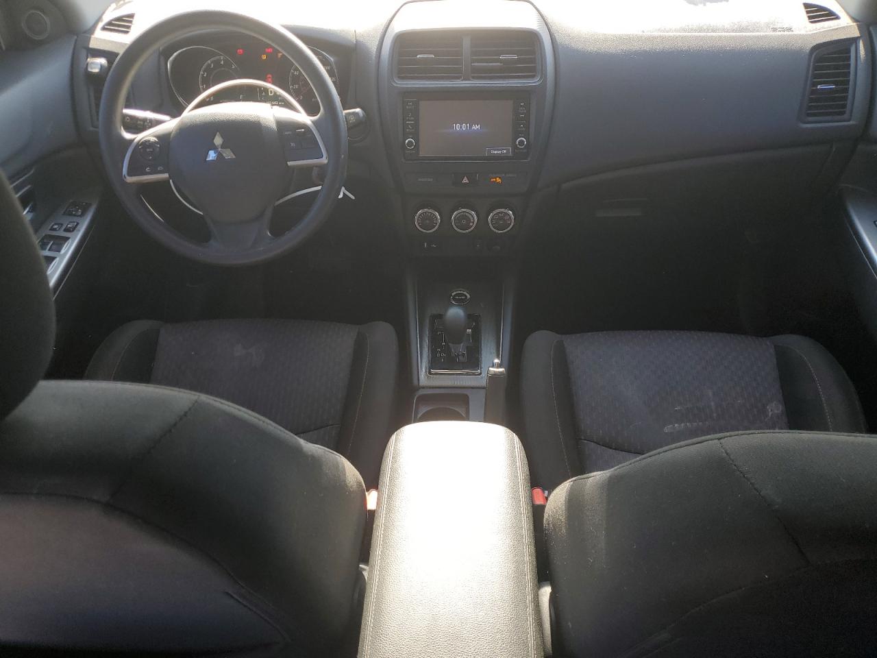 2018 Mitsubishi Outlander - Image 8