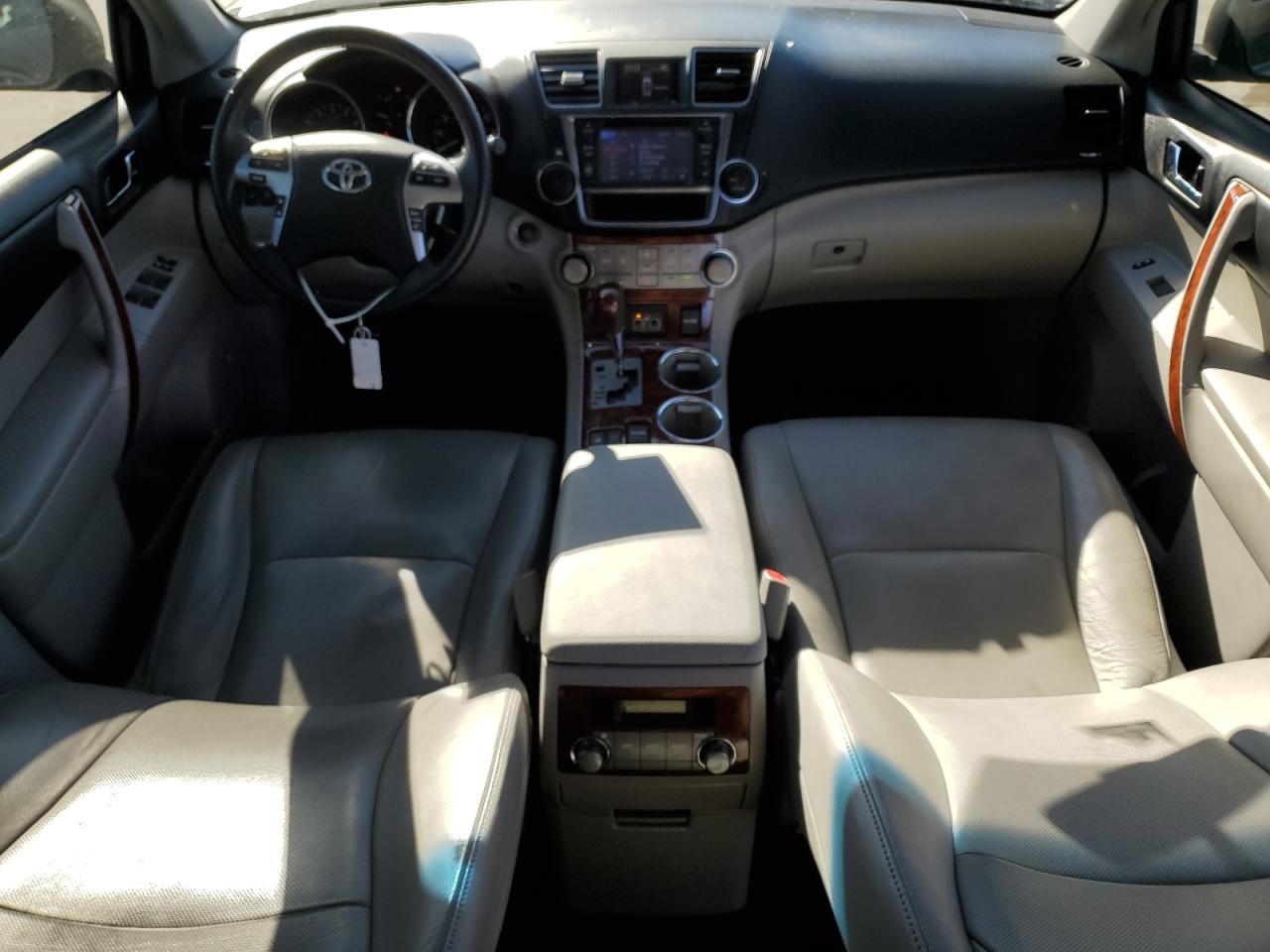 2013 Toyota Highlander - Image 8