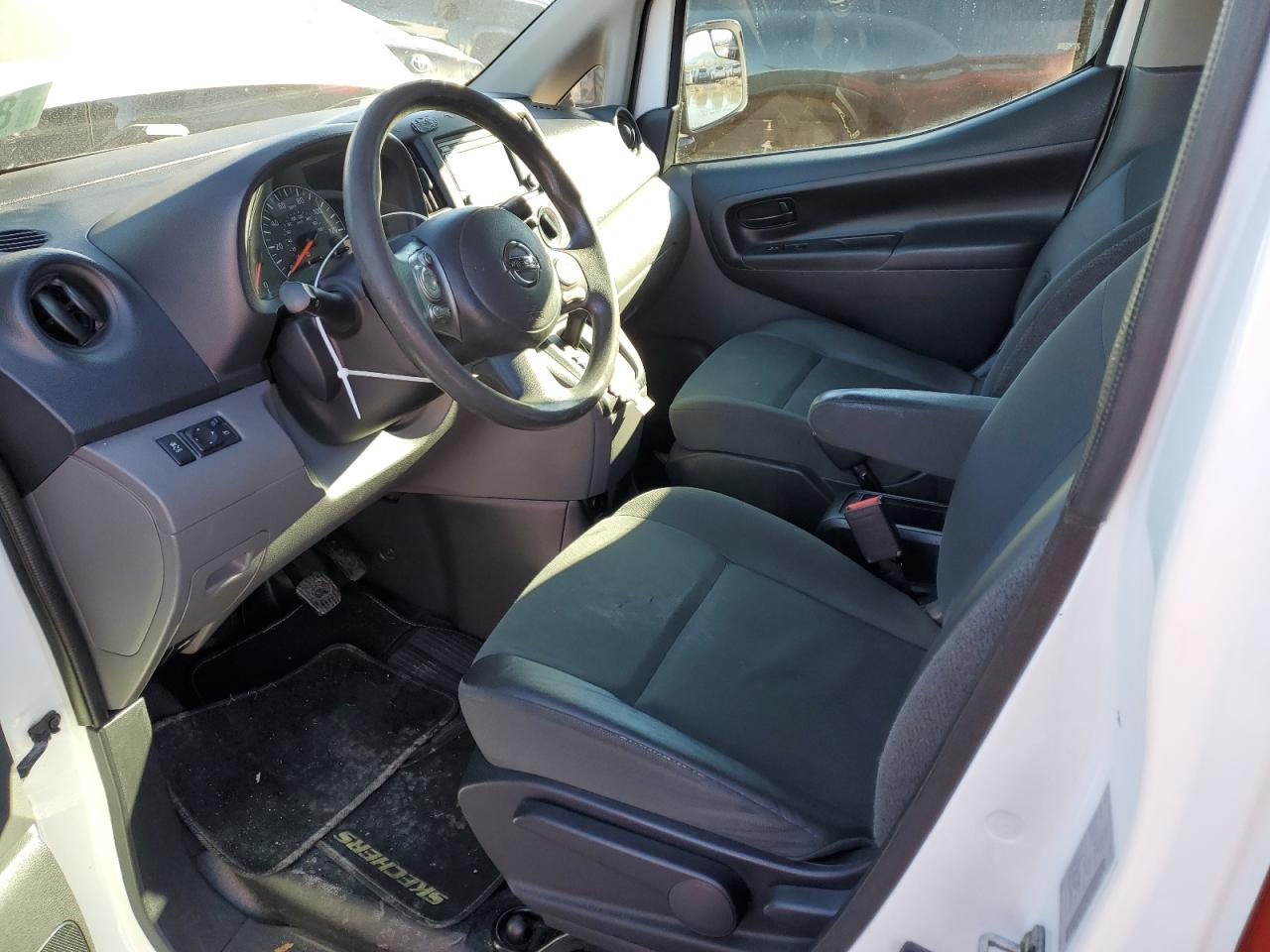 2015 Nissan NV - Image 7
