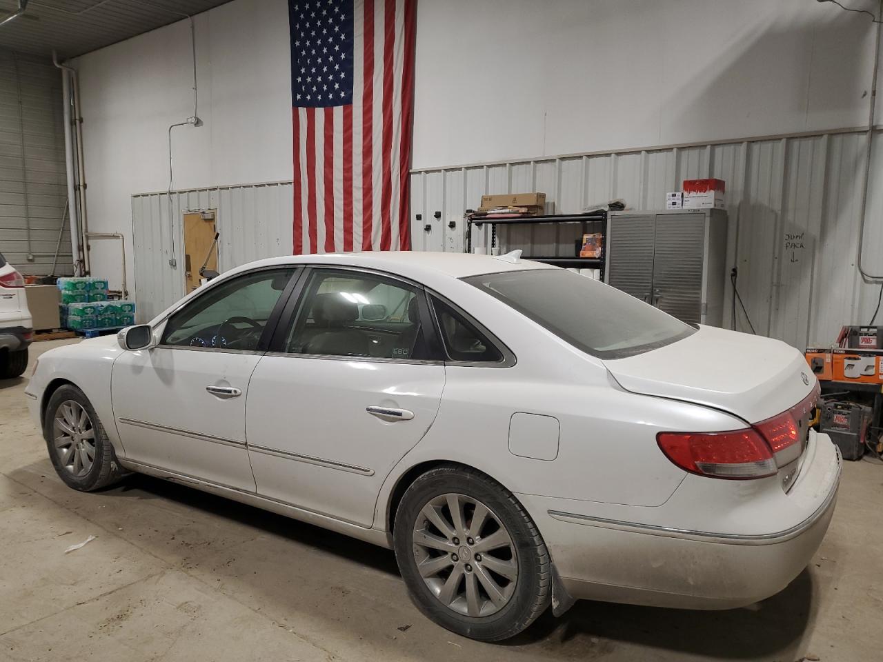 2009 Hyundai Azera - Image 2
