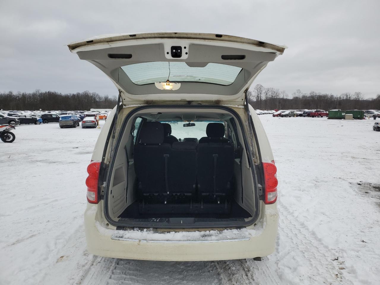 2012 Dodge Caravan - Image 6