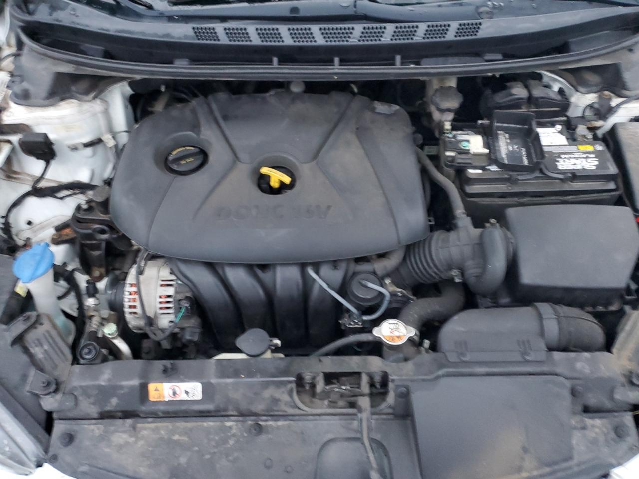 2016 Hyundai Elantra - Image 12