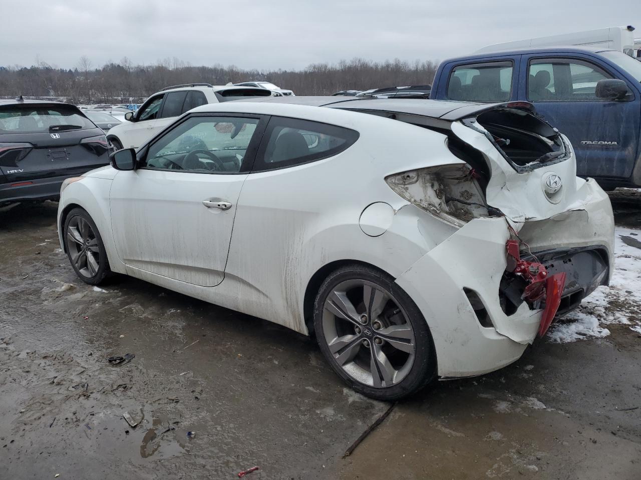 2012 Hyundai Veloster - Image 2