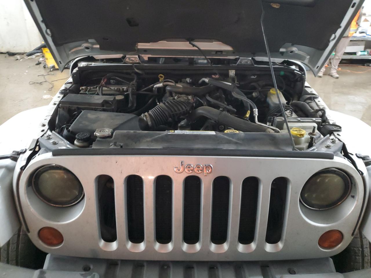 2009 Jeep Wrangler - Image 12