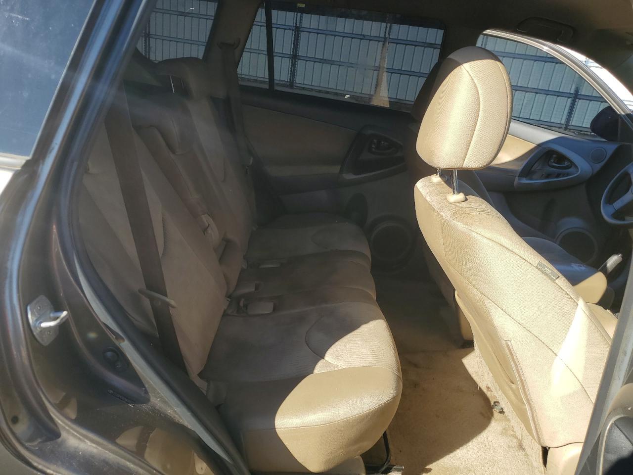 2010 Toyota RAV 4 - Image 11