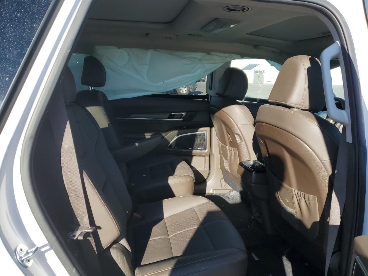 2022 Kia Telluride - Image 11