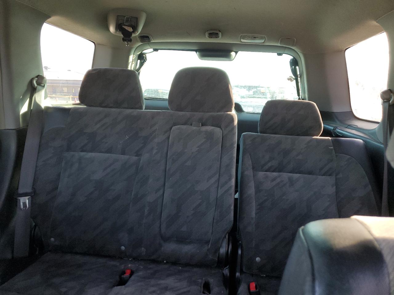 2004 Honda CR-V - Image 10