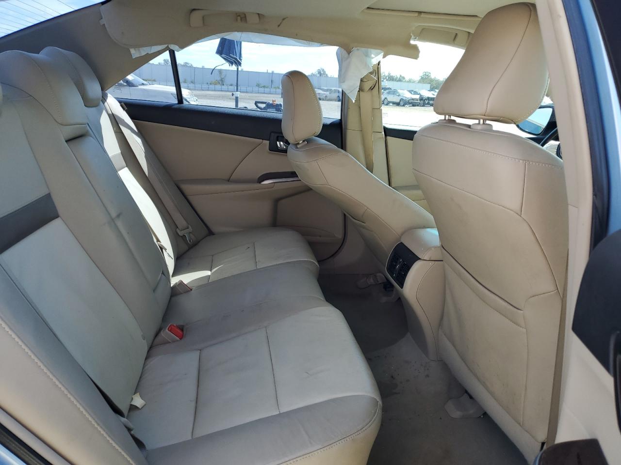 2012 Toyota Camry - Image 10