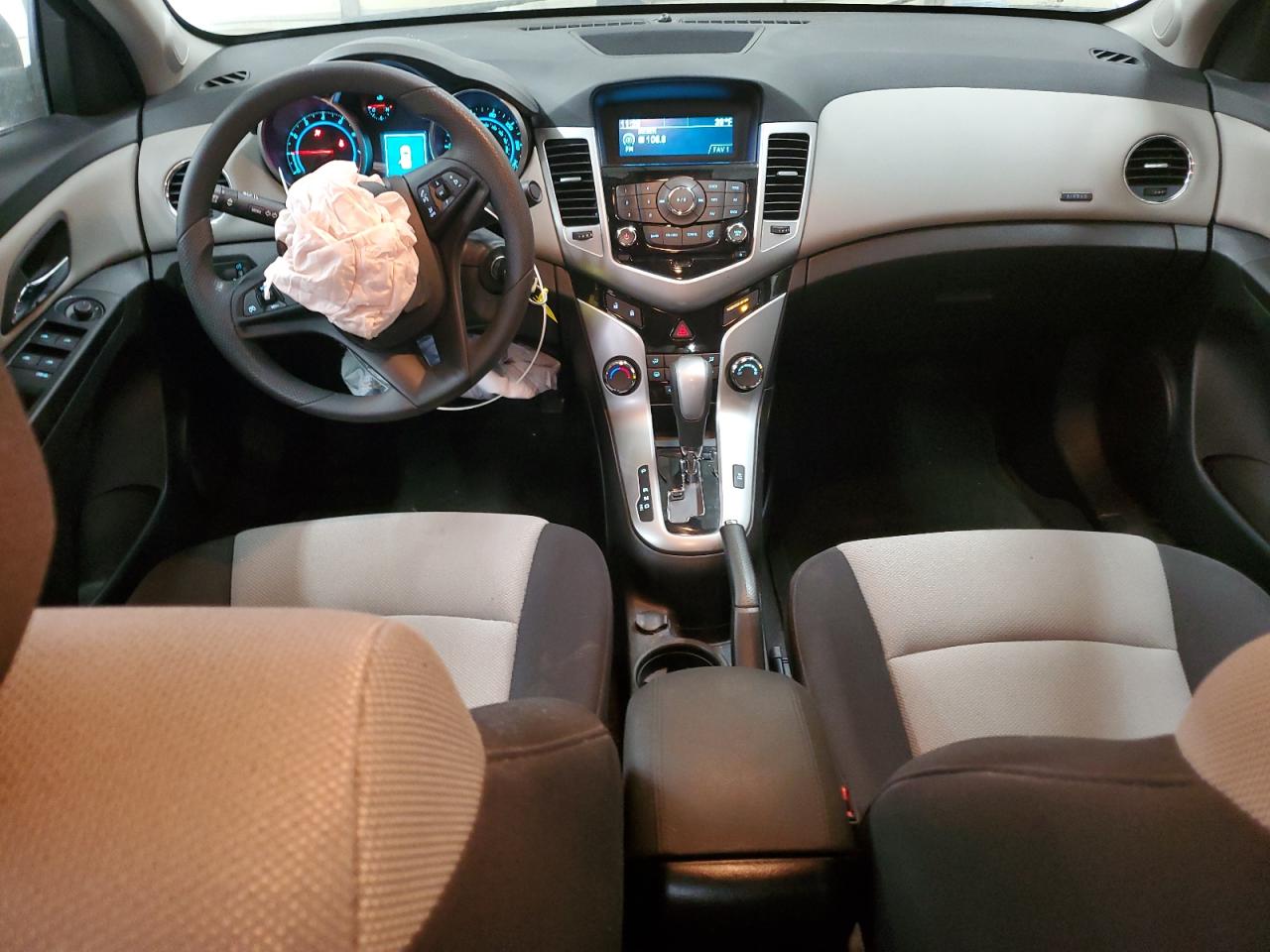 2014 Chevrolet Cruze - Image 8