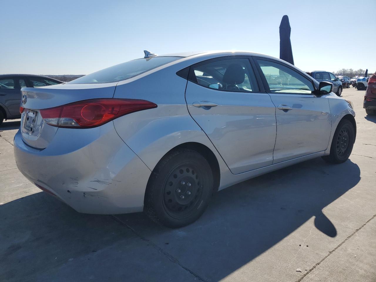 2012 Hyundai Elantra - Image 3