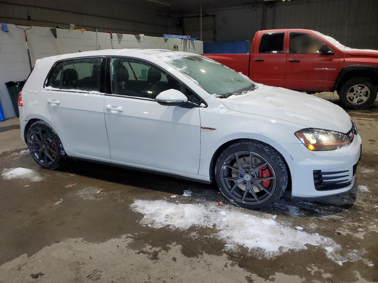 2017 Volkswagen GTI - Image 4
