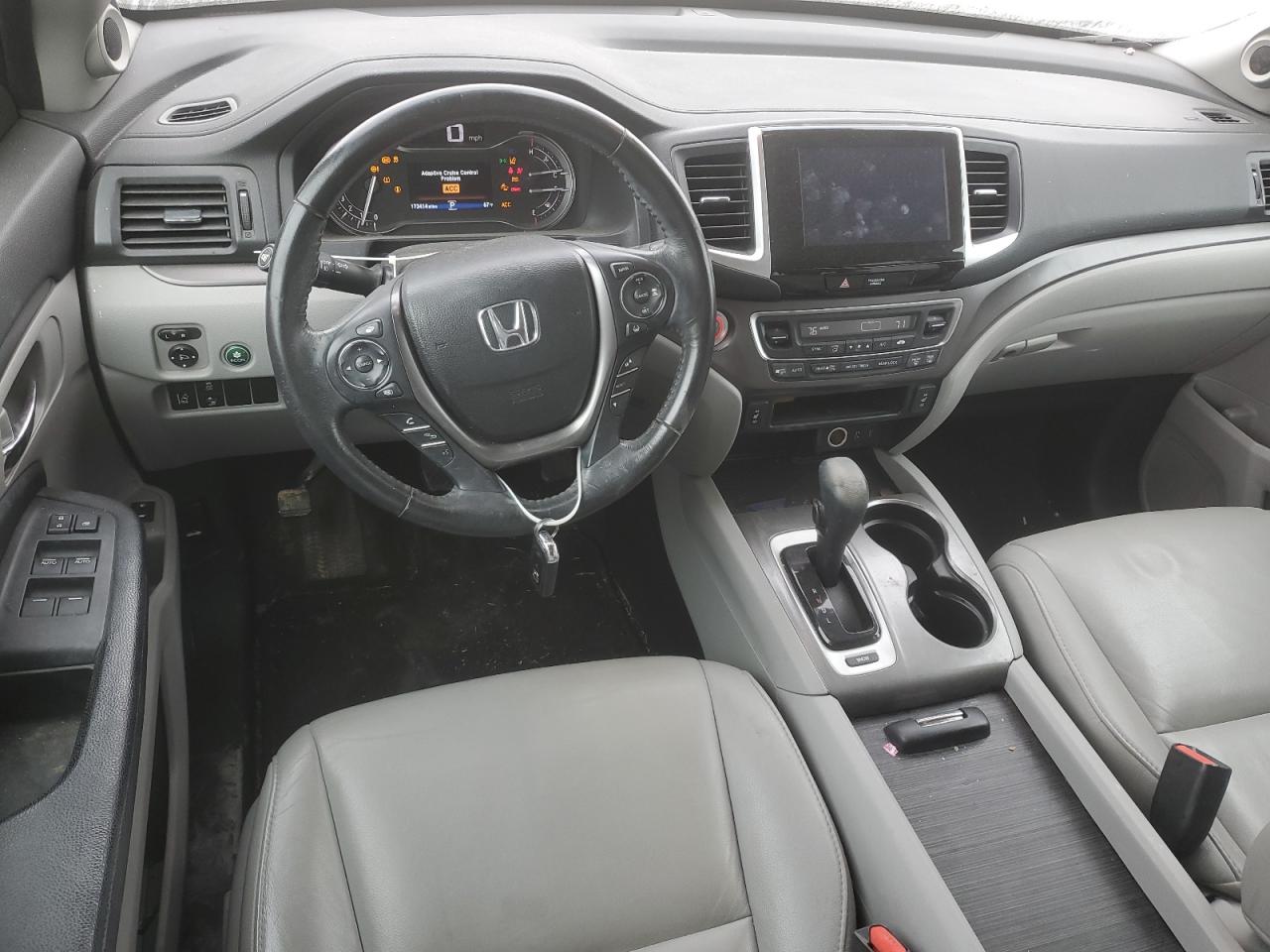 2017 Honda Pilot - Image 8