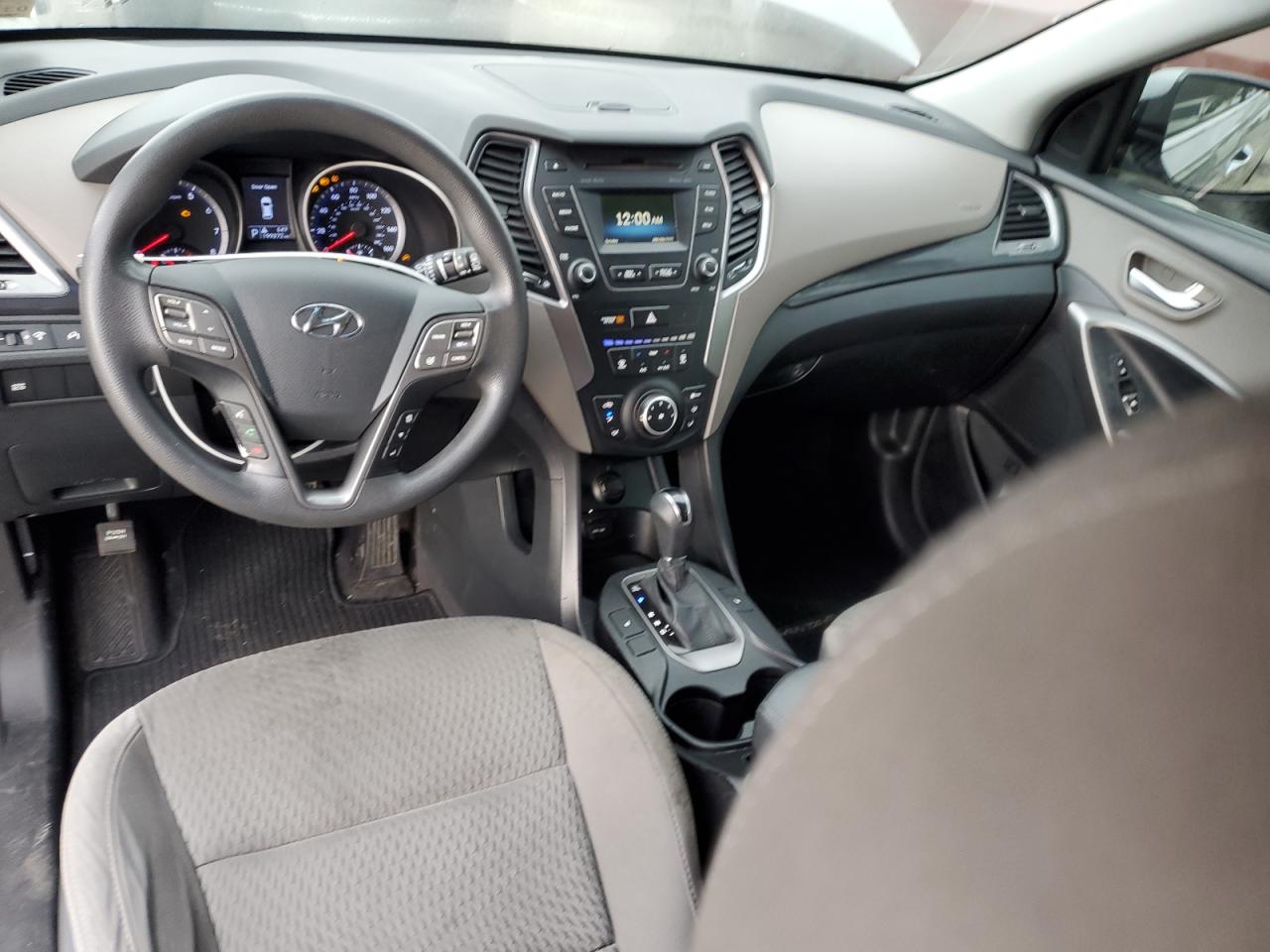 2016 Hyundai Santa Fe - Image 8