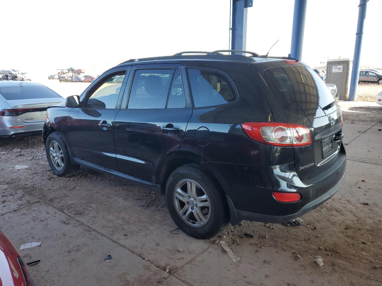 2012 Hyundai Santa Fe - Image 2