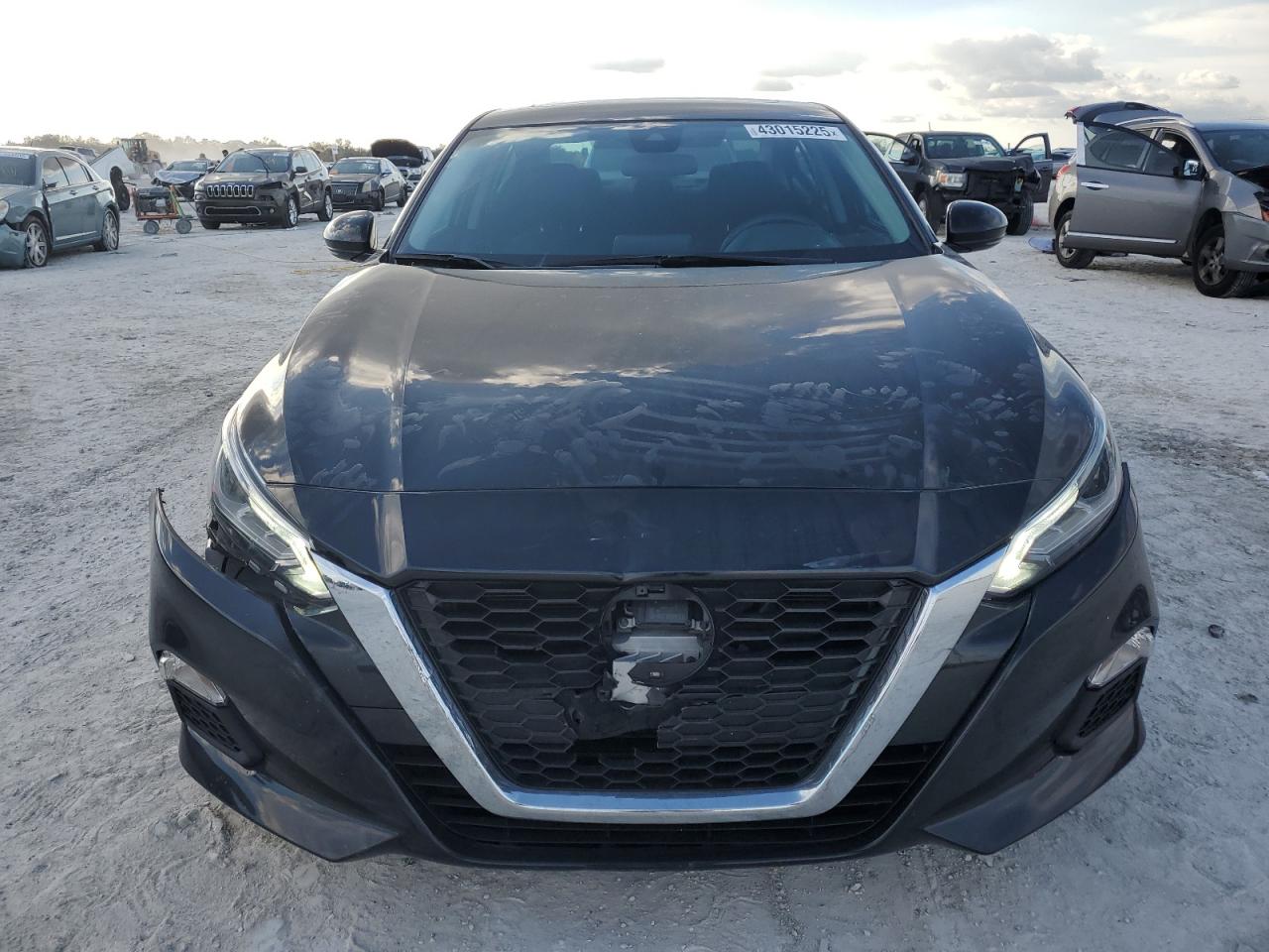 2021 Nissan Altima - Image 5