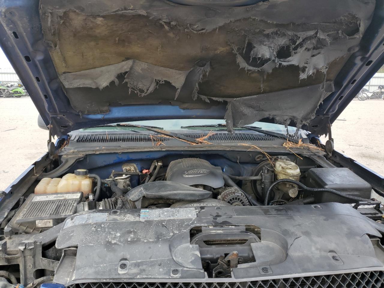 2003 Chevrolet Silverado - Image 12