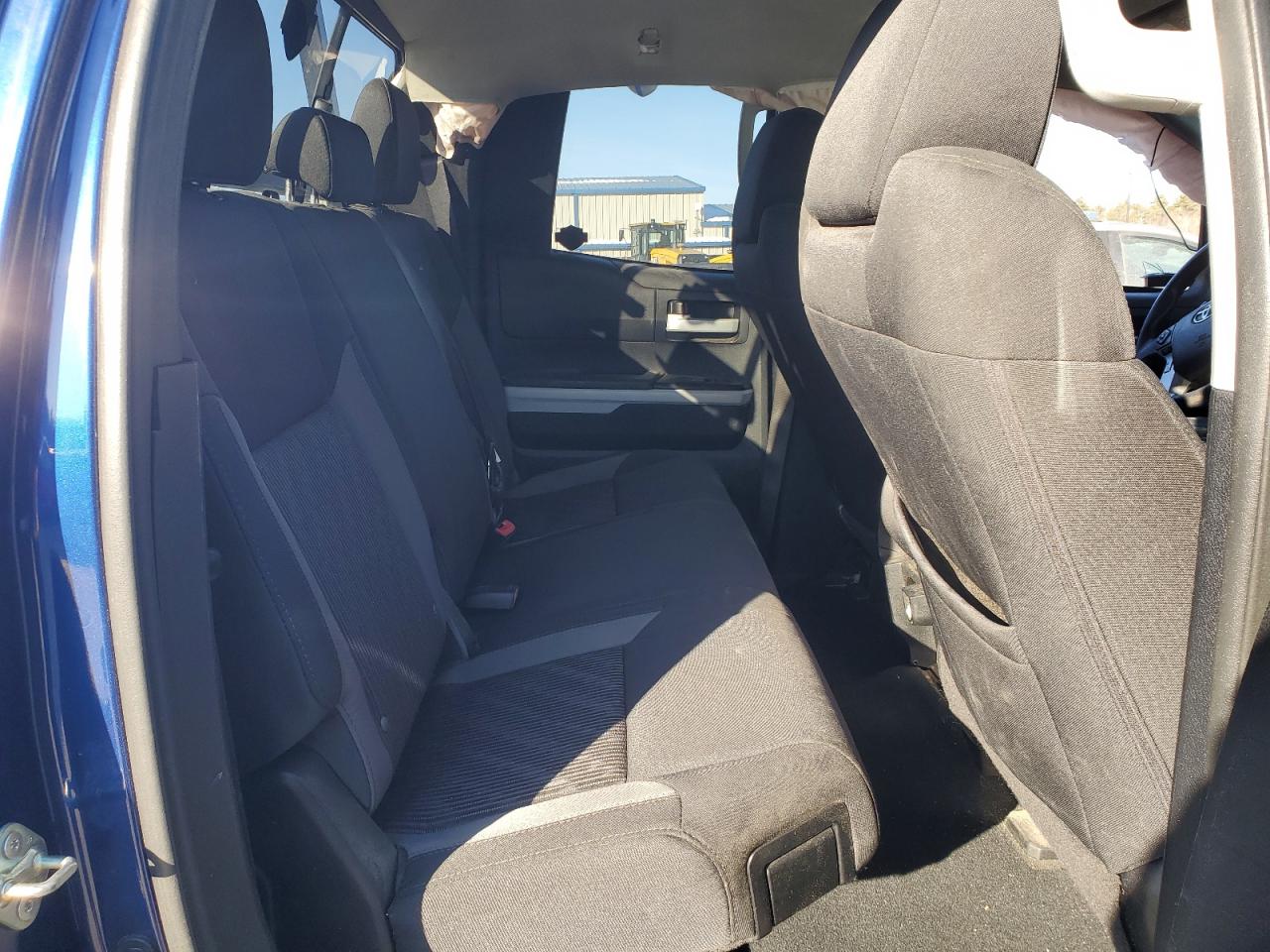 2014 Toyota Tundra - Image 11