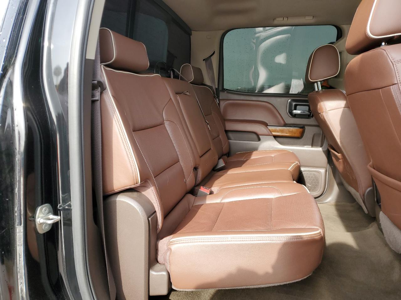 2016 Chevrolet Silverado - Image 10