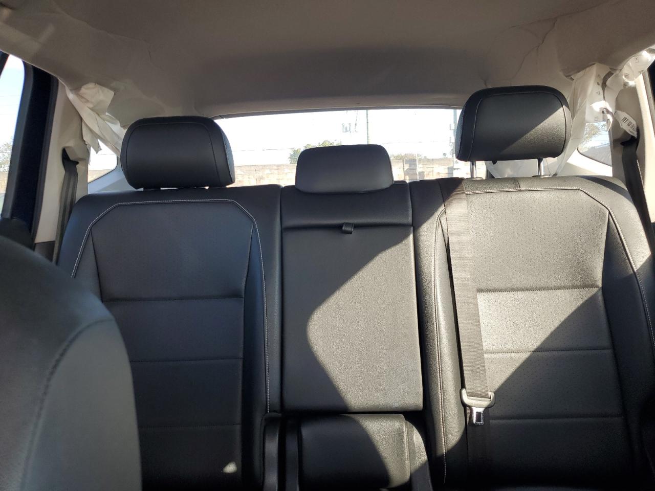 2021 Volkswagen Tiguan - Image 10