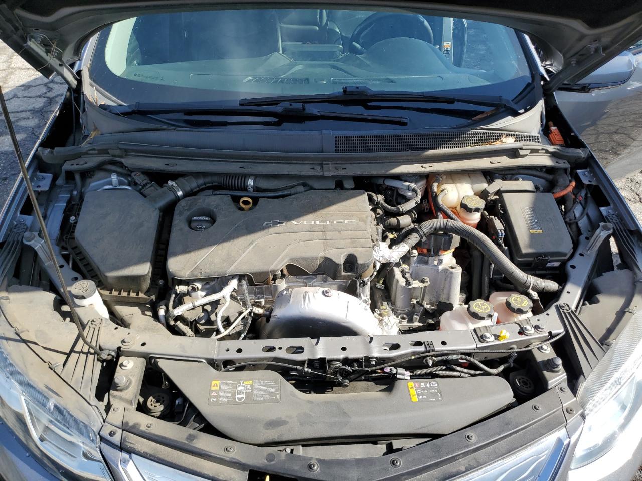 2018 Chevrolet Volt - Image 11