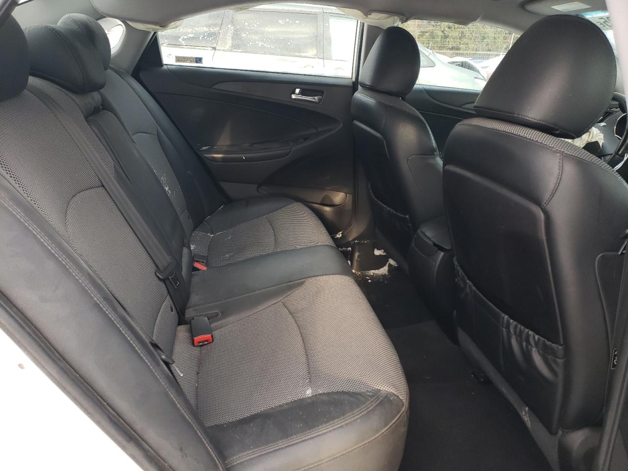 2011 Hyundai Sonata - Image 10