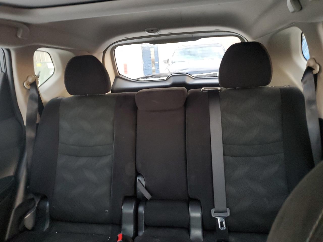 2015 Nissan Rogue - Image 10