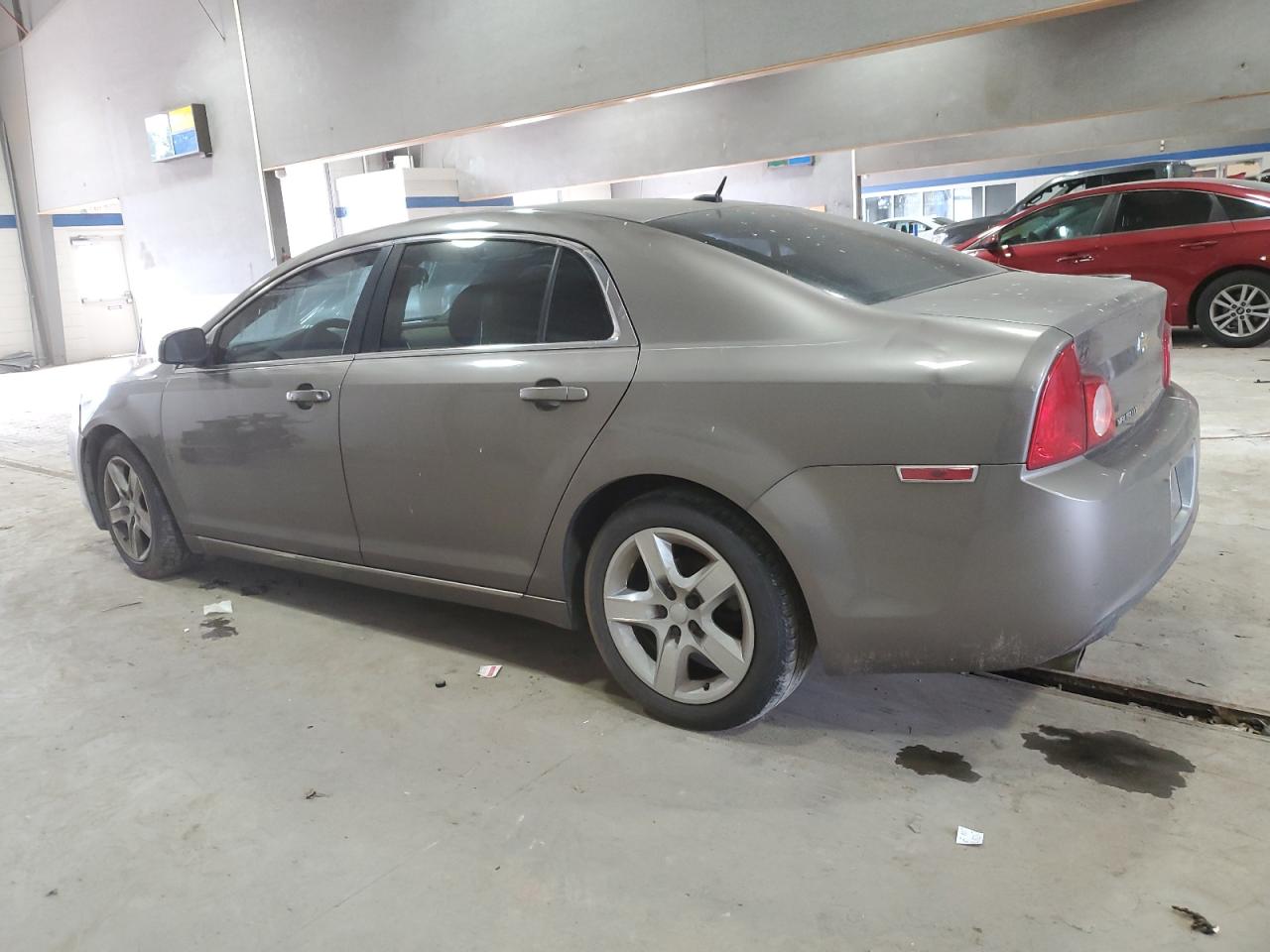 2010 Chevrolet Malibu - Image 2