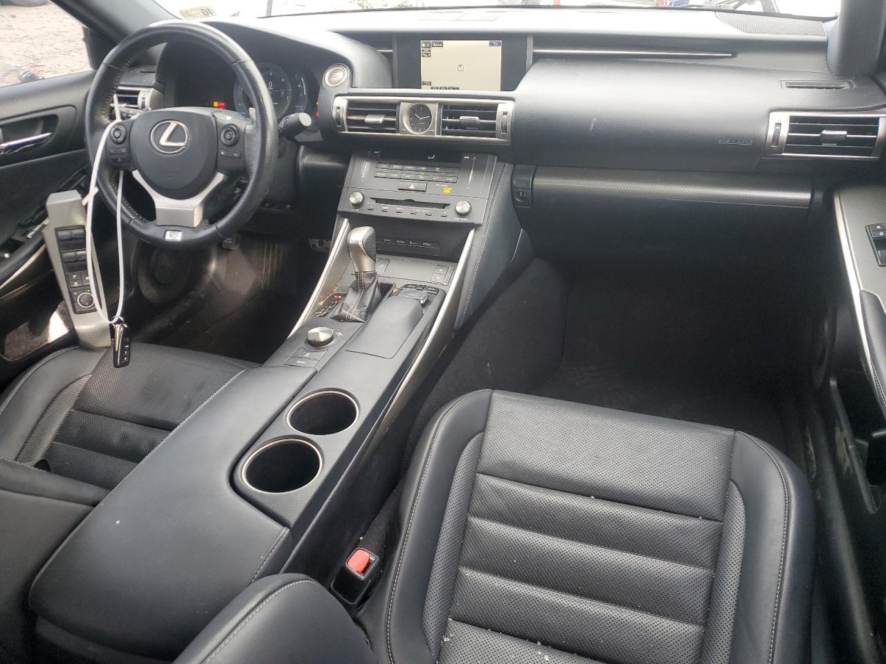 2015 Lexus IS - Image 8