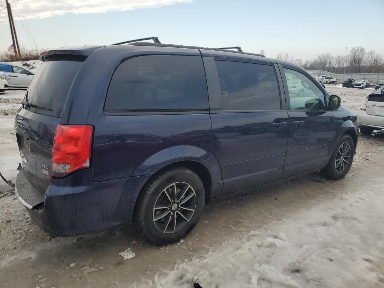 2016 Dodge Caravan - Image 3