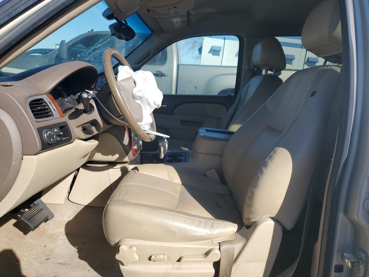 2013 Chevrolet Suburban - Image 7