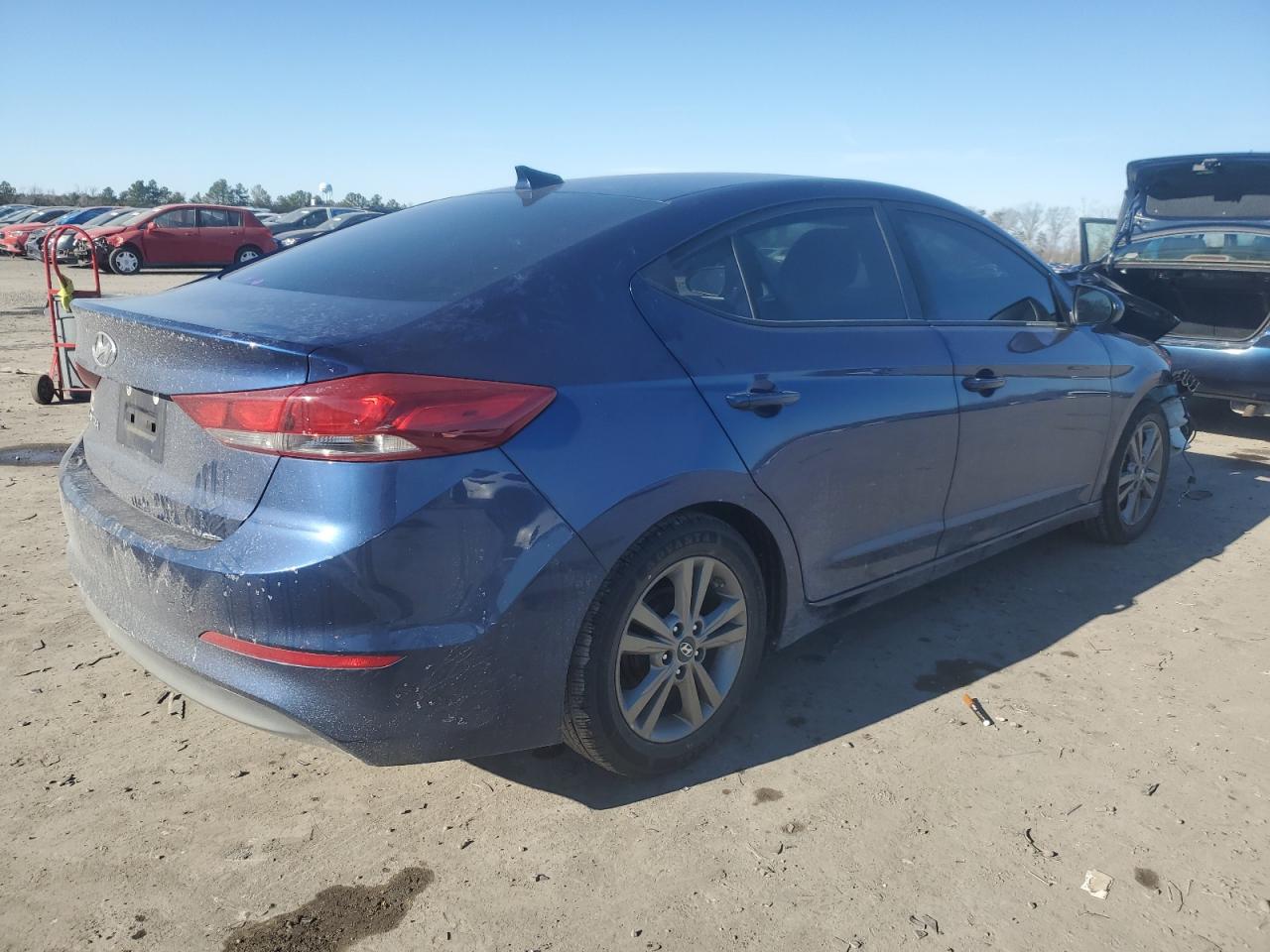 2017 Hyundai Elantra - Image 3