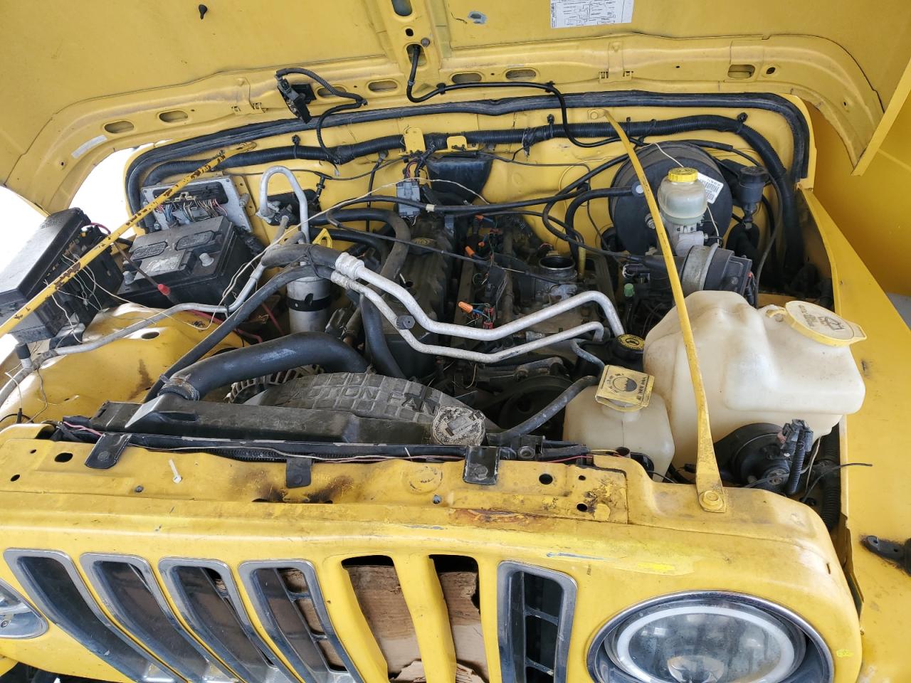 2004 Jeep Wrangler - Image 12