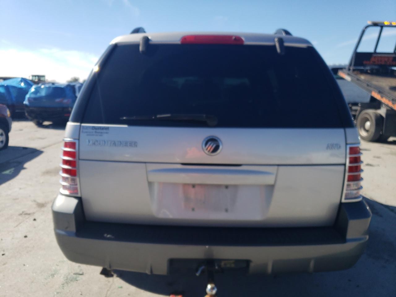 2005 Mercury Mountaineer - Image 6